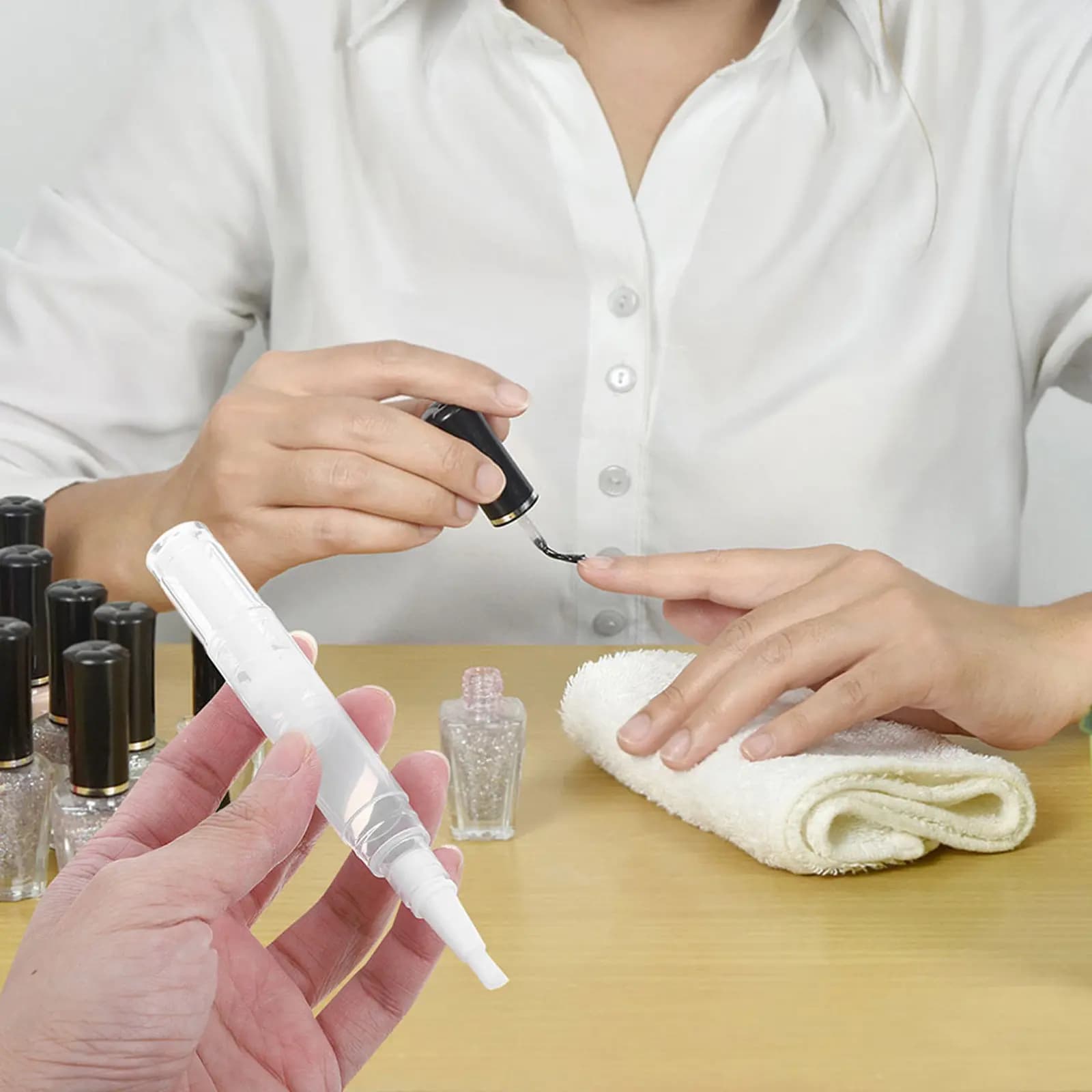 5 Pezzi Penna Trasparente per Olio Unghie, Ricaricabile a Rotazione, Pennello Versatile per Cuticole, Contenitore per Trucco, Applicatore Lucidalabbra