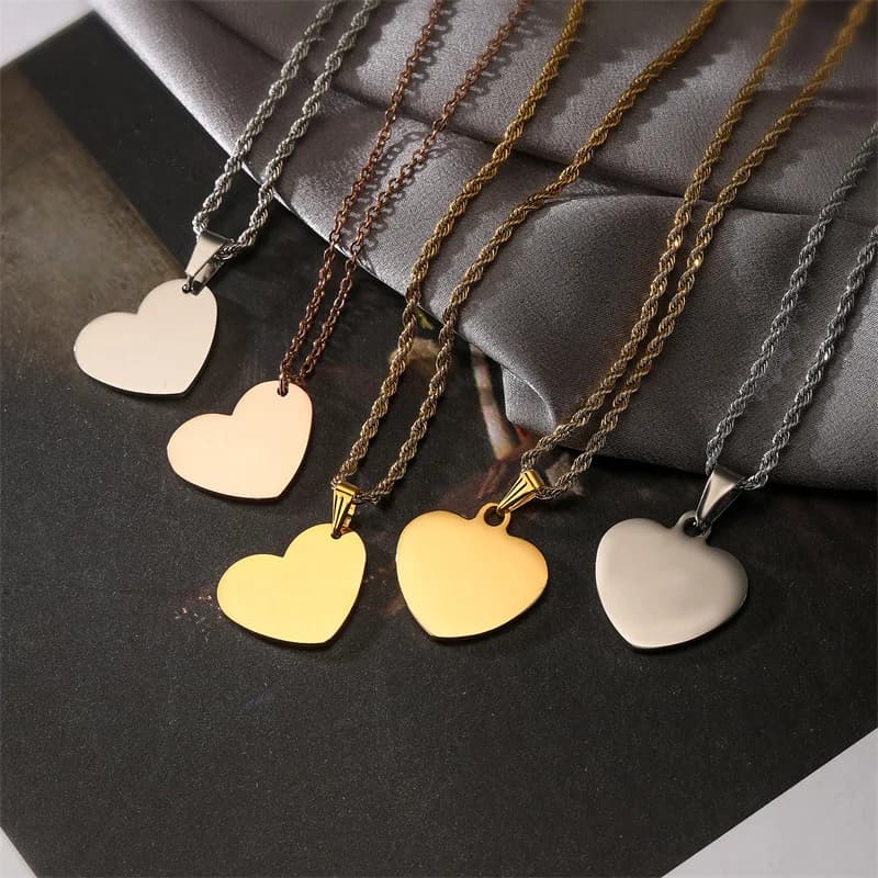 Collana unica per plettro di chitarra per uomini e ragazzi, collana con ciondolo a forma di cuore in acciaio inossidabile, gioielli eleganti per regali di amanti della musica