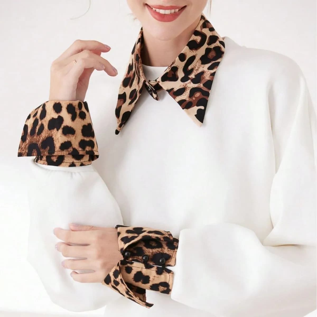 Leopard Print Pointed Neck Small Stand-Up Collar Scarf Hand Sleeve Set Fashionable High-End Versatile Decorative Fake Shirt Collar