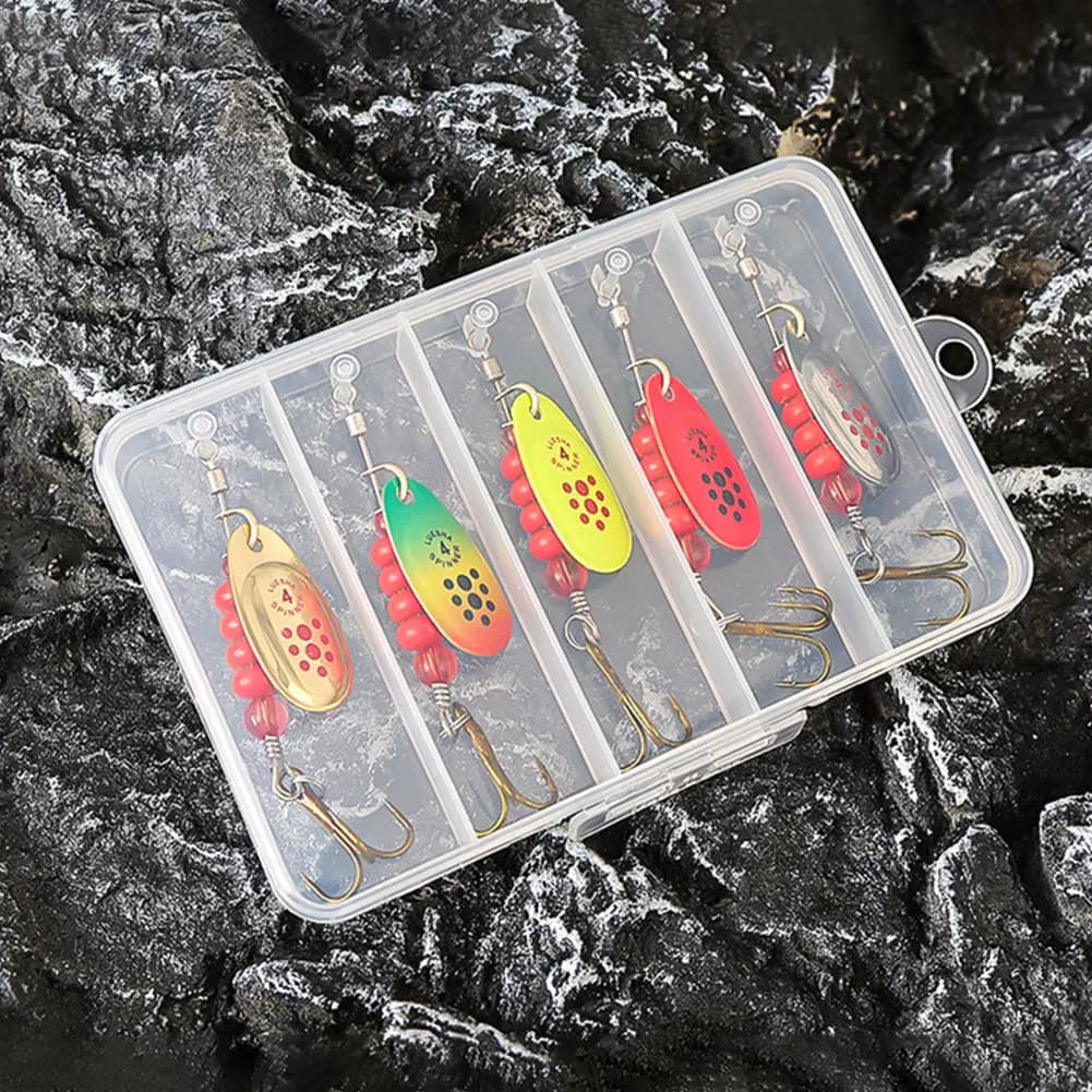 Set of 5 Leather Shaped Metallic baits with Toolbox, Spoonbait and Crankbait for Fishing Lucci, Seafood and Fish