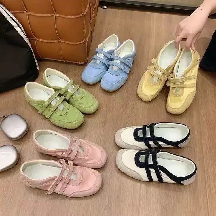 2026 New Women's Fashion Splicing Design Casual Sports Shoes Spring and Summer Velcro Design Shallow Mouth Moral Training Shoes