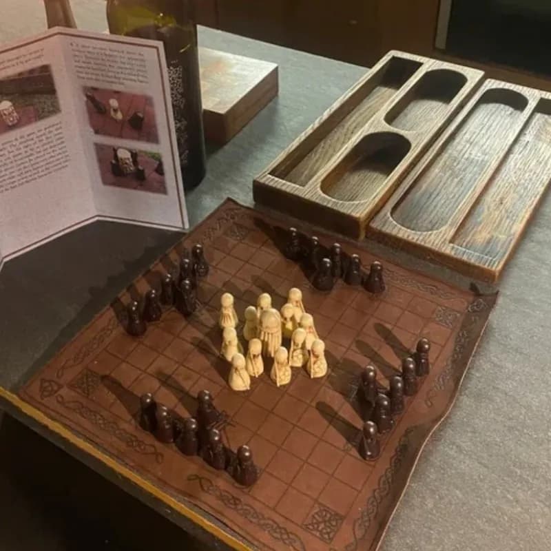 Creative Resin & Leather King Soldier Chess Set, Casual Entertainment & Home Indoor Decor