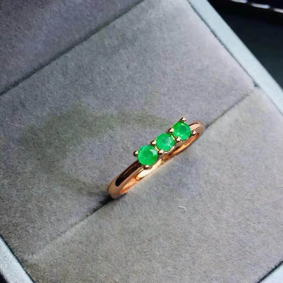 L'anello da donna di fascia alta KJJEAXCMY adotta il processo di placcatura in argento S925 con smeraldo naturale, brillantezza completa trasparente ad alta definizione