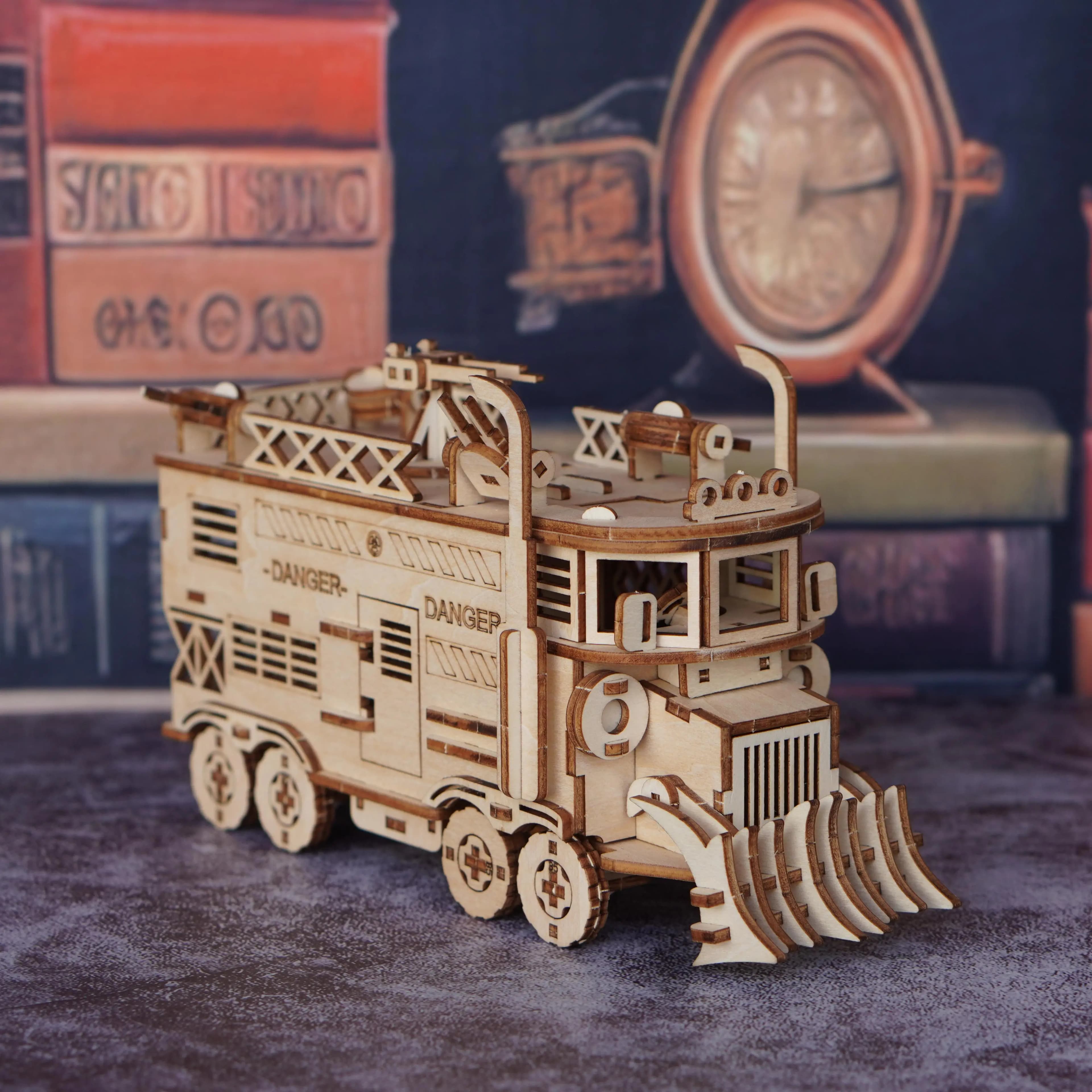 Modello di camion da battaglia puzzle in legno 3D, modello di assemblaggio fai-da-te del carro armato Mecha Doomsday, modello di puzzle 3D di veicolo blindato
