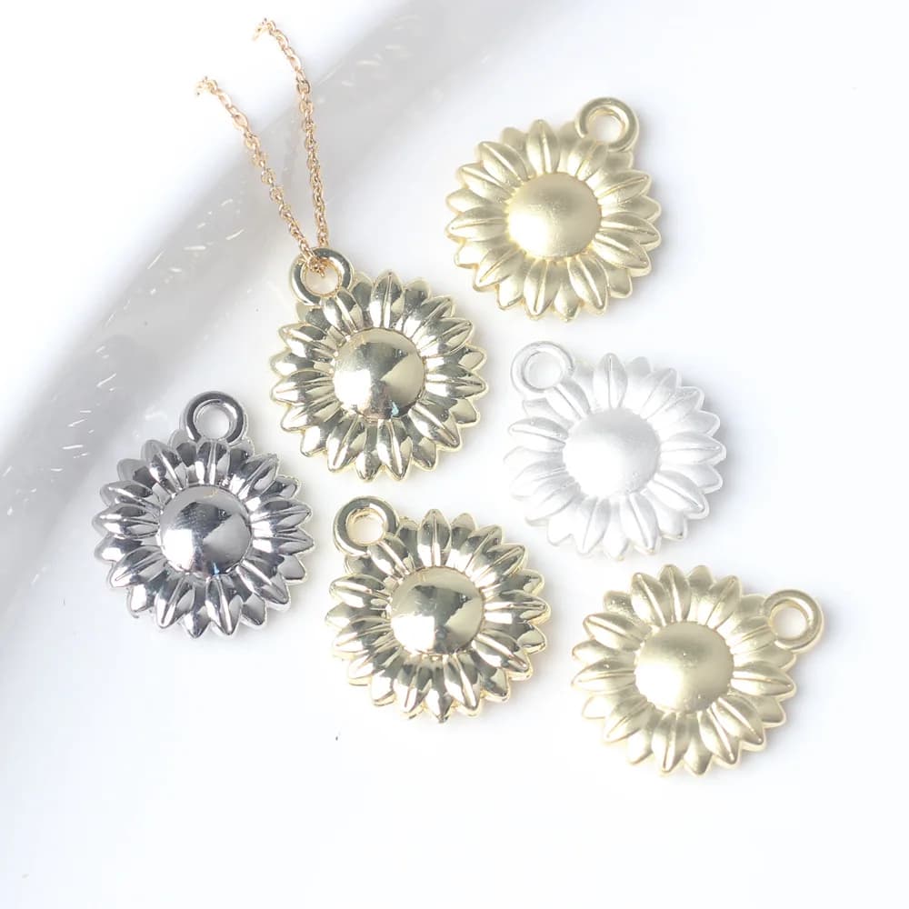 10 Pz/Lot 19*16MM Pendants and Pendants in Simple Zinc Alloy Sunflower Pendant for FAI Necklaces from Theme Bracelet Creation of Jewelry Accessories