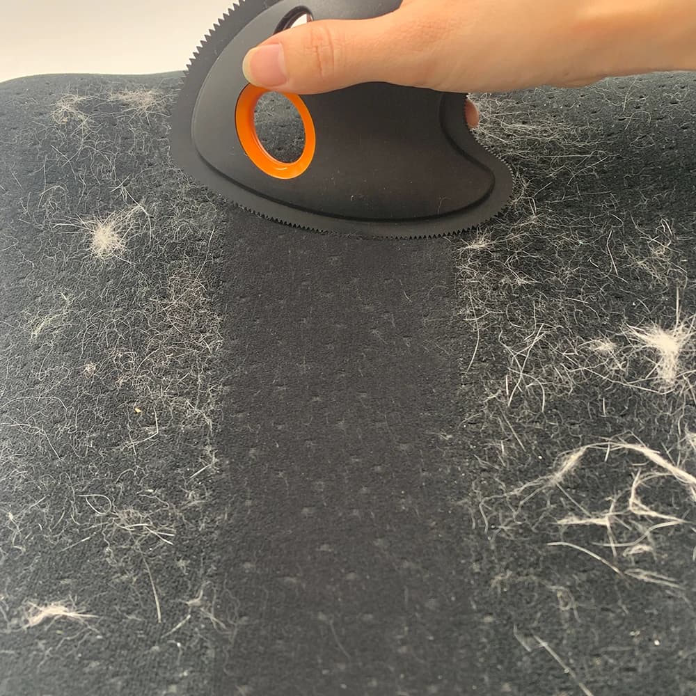 Pet Fluff Remover spazzola a rullo per lanugine portatile cane gatto Pet Hair Fuzz tessuto abbigliamento cappotto tappeto divano strumento di pulizia per la rimozione del rasoio