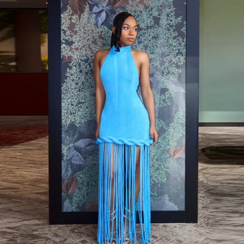 Women's blue sky dress with American neckline and fringes, elegant, sleeveless, with braided edge, adherent, beach style, for holidays, parties and evenings