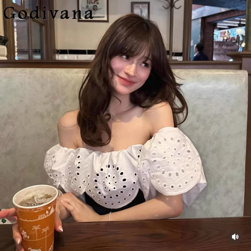 Short shirts with uncovered shoulders and collar curled Japanese style Summer Girls Women's blouses with fashionable slim and elegant sleeves Top