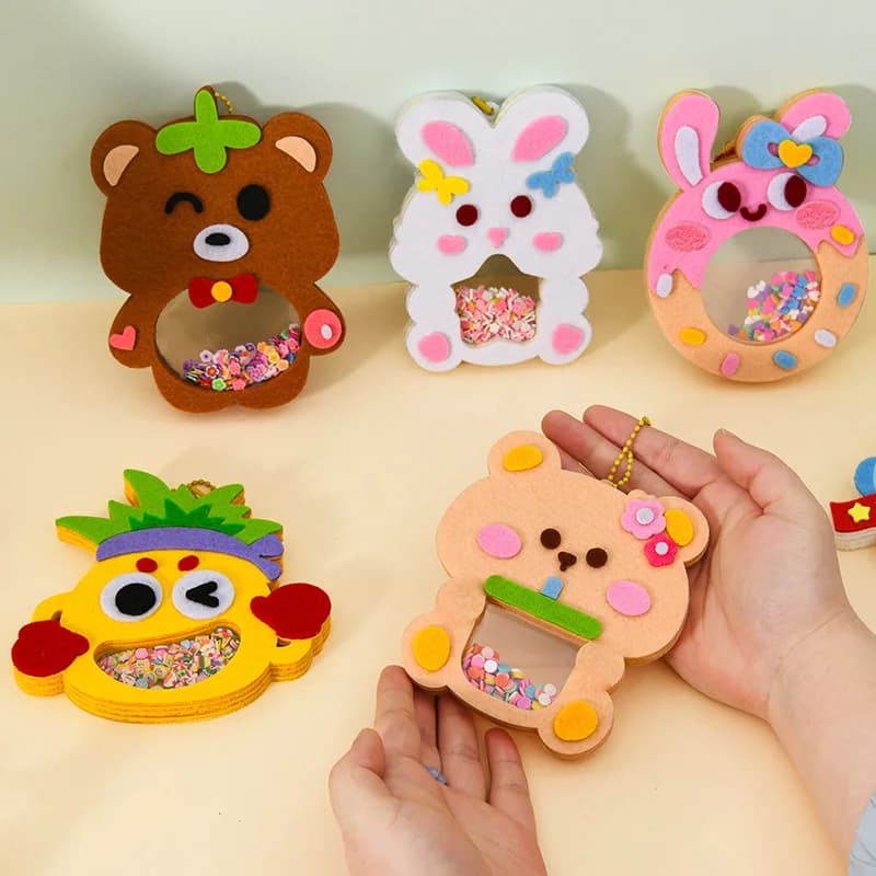 Cartoon Non Tessuto Shake Ciondolo Kit di materiali fai da te per bambini Bambini Accessori facili da incollare Artigianato fatto a mano Shaker Puzzle Toys