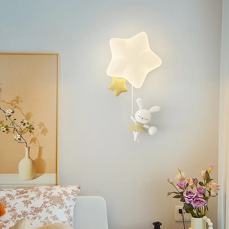 Lampada da parete a stella romantica per l'illuminazione della camera da letto della scuola materna applique da parete bianca Animal Bear Rabbit Light applique da comodino per bambini