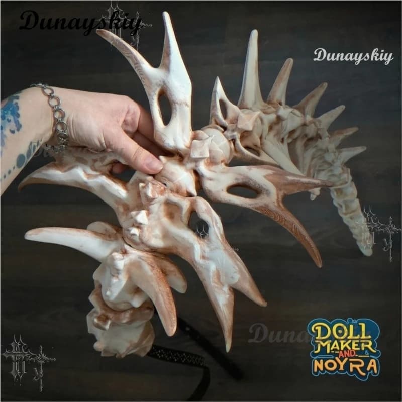 Gothic Dragon Tail Cosplay Prop Articulated Skeleton Spine Flexible Tail for Halloween Roleplay and Themed Party