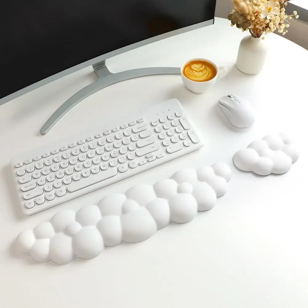 Poggiapolsi per tastiera Cloud con supporto/cuscino per polso in memory foam in morbida pelle per una facile digitazione e un riposo antidolorifico per l'ufficio