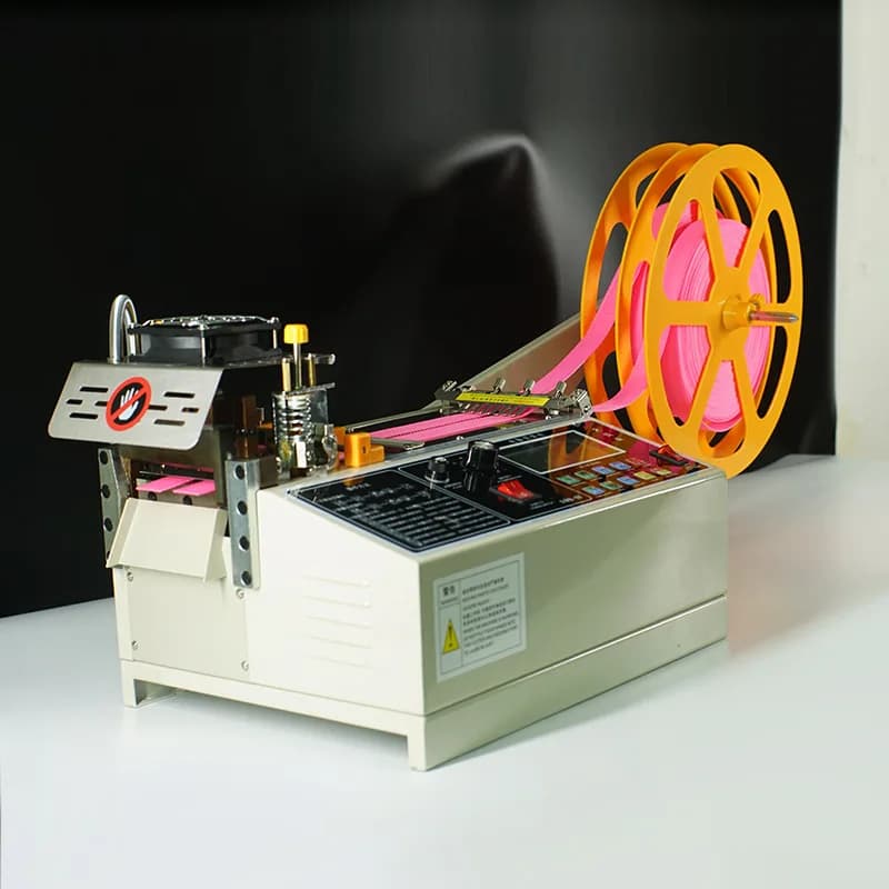 Tagliatrice automatica del nastro del computer Taglio del nastro del nastro Pve Taglio della cintura con cerniera in velcro