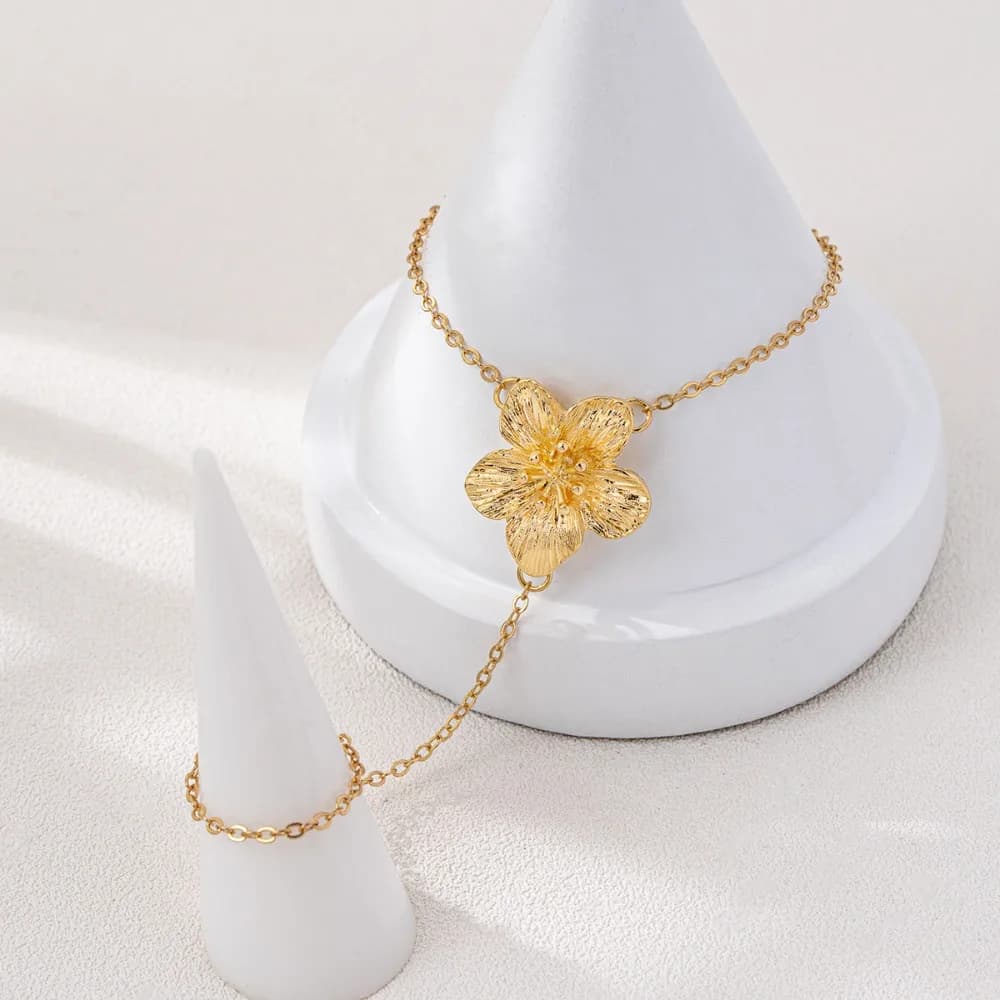 Trendy Elegant Flower Hand Chain Thin Chain Metal Texture Chain Bracelet Dainty Finger Ring Bracelet Women Jewelry Accessories