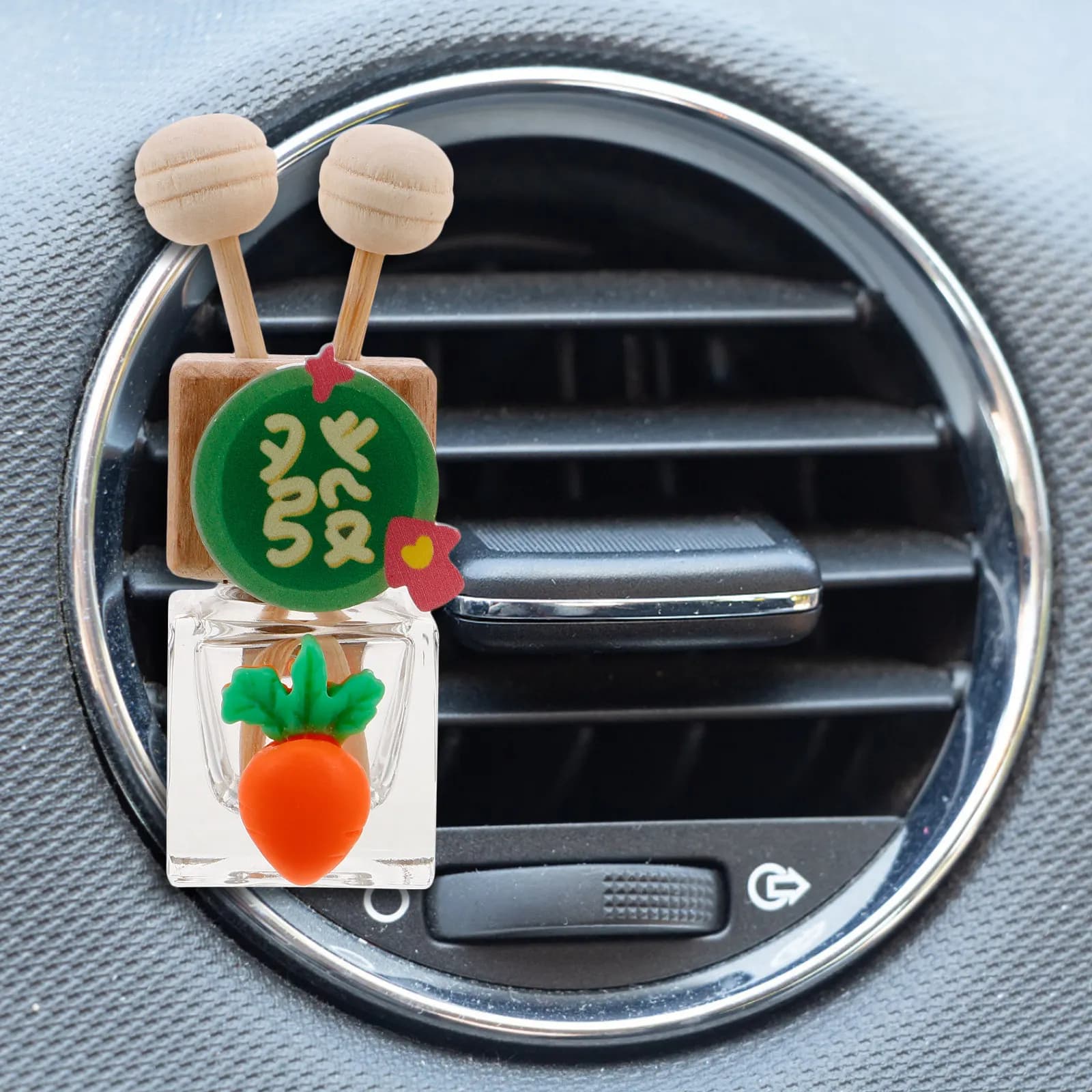 2 Air Diffuser Parts for Cars with Clips, Glass Bottle Rechargeable for Essential Oils, Car Deodorant for Long Travel and Road Trips