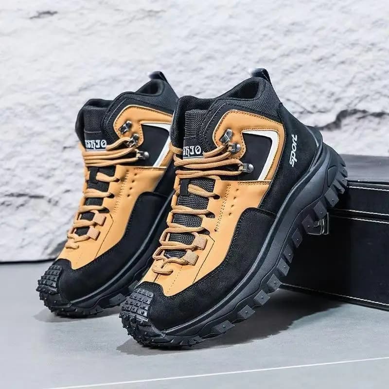 Nuovi Stivali da Lavoro Alti da Uomo Primavera Autunno Antiscivolo Resistenti all'Usura Scarpe da Trekking Comode per Esterni Stivali da Escursionismo per Giovani