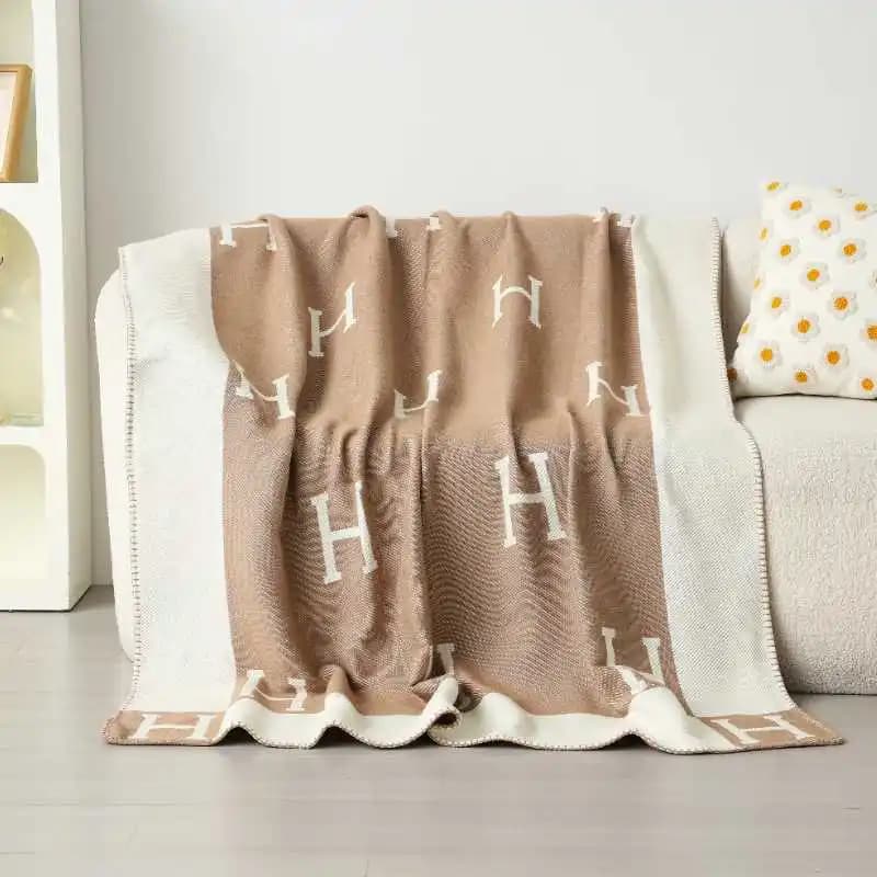 Light Luxury Fleece Quilt Air Conditioning Blanket Sofa Cover Blanket Nap Blanket H Letter Aviation Flight Blanket Home