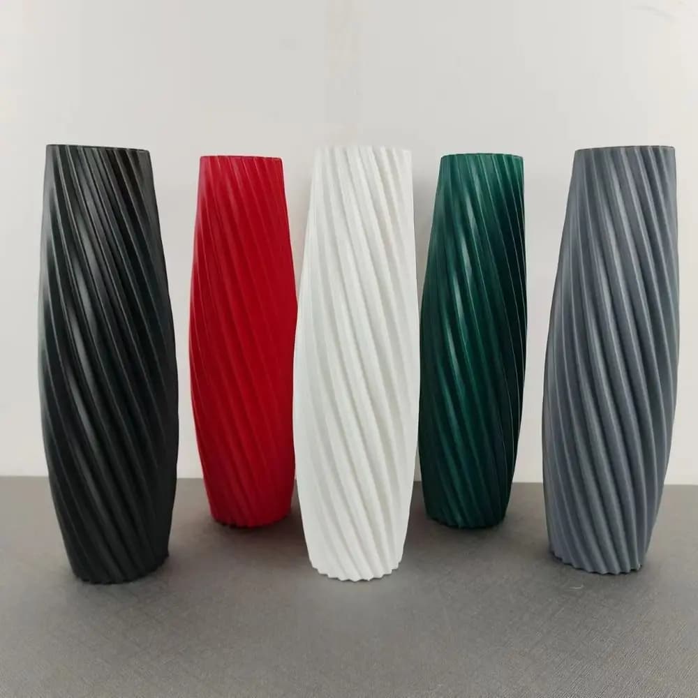 Vaso da fiori in plastica tinta unita Strisce in plastica Design Vaso decorativo nordico Disposizione dei fiori Vaso per piante Ornamento per soggiorno