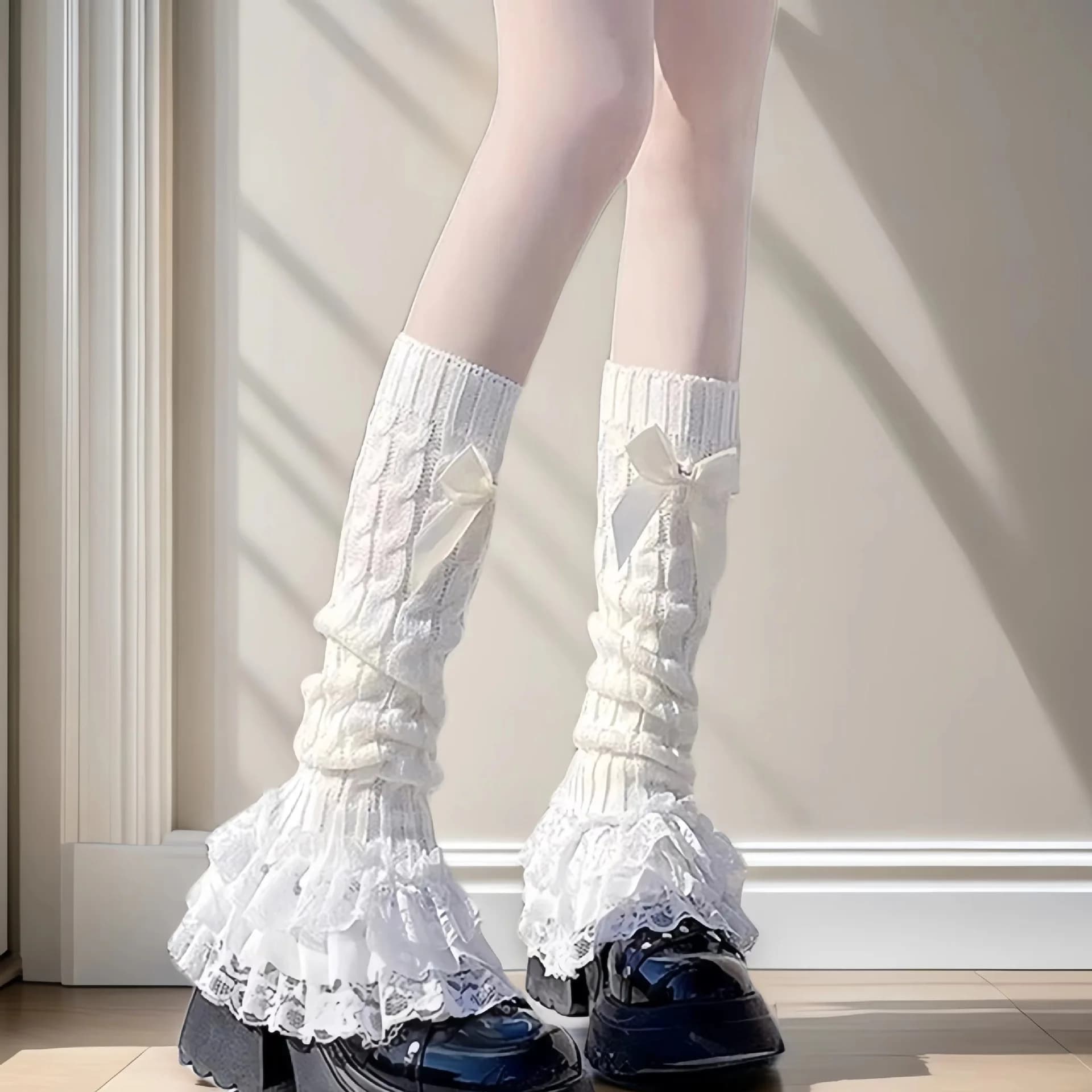 Calze Giapponesi da Donna Lavorate a Maglia con Fiocco e Balze a Strati, Calze Lolita in Pizzo per Ragazze, Calze a Tubo Medio JK per Cosplay e Travestimenti, Calze Carine a Strati