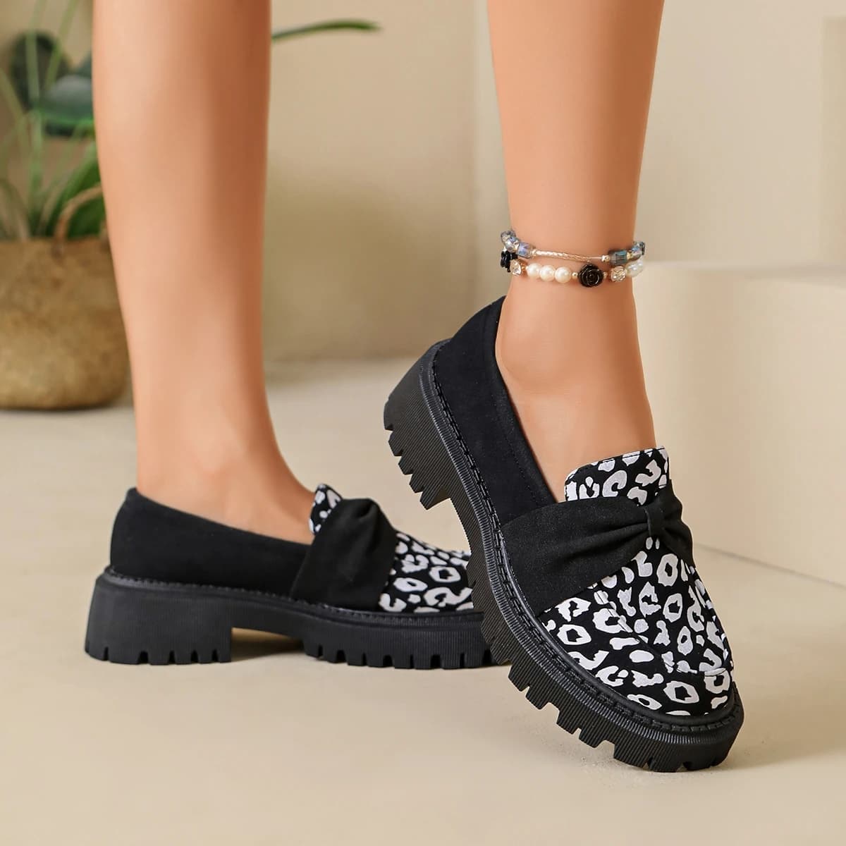 Plus-size Loafers 2026 New Single Shoes, British Style Fashion Single Shoes, Versatile Suede Women's Shoes