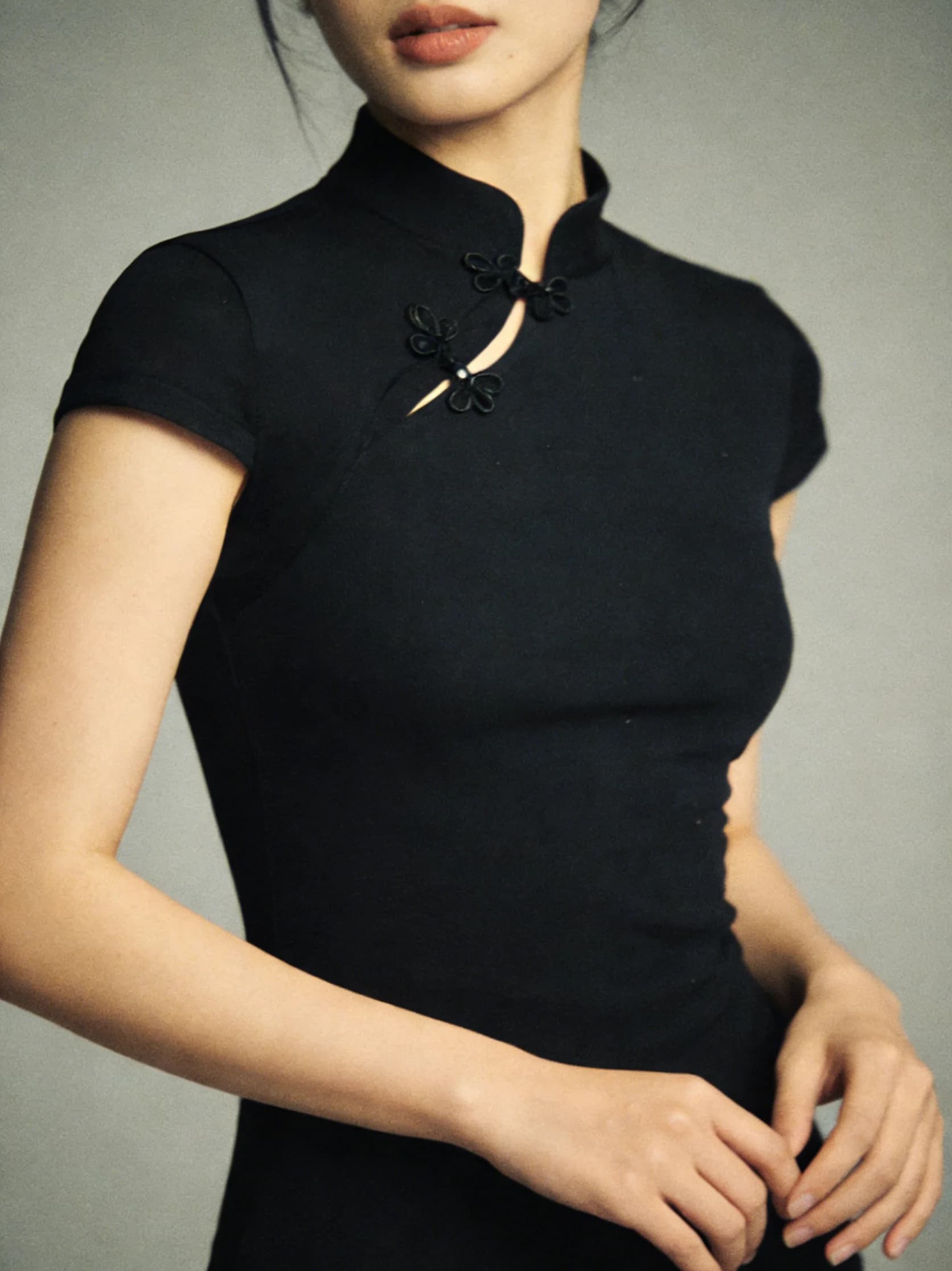 Mandarin collar blouse with knotted buttons (Qipao-style top), women's short-sleeve T-shirt