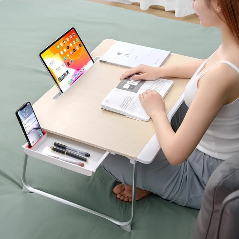 Tavolo da letto pieghevole per laptop Vassoio da pavimento Scrivania Studio Supporto da scrittura Scrivania portatile per dormitorio per divano o uso in ufficio domestico