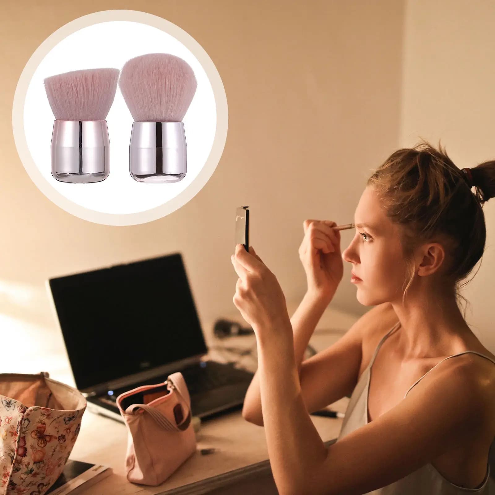 2 pennelli portatili a forma di fungo per fondotinta in polvere, per una copertura totale e un'effetto sfumato, ideali per polvere libera, blush e strumenti per il trucco del viso