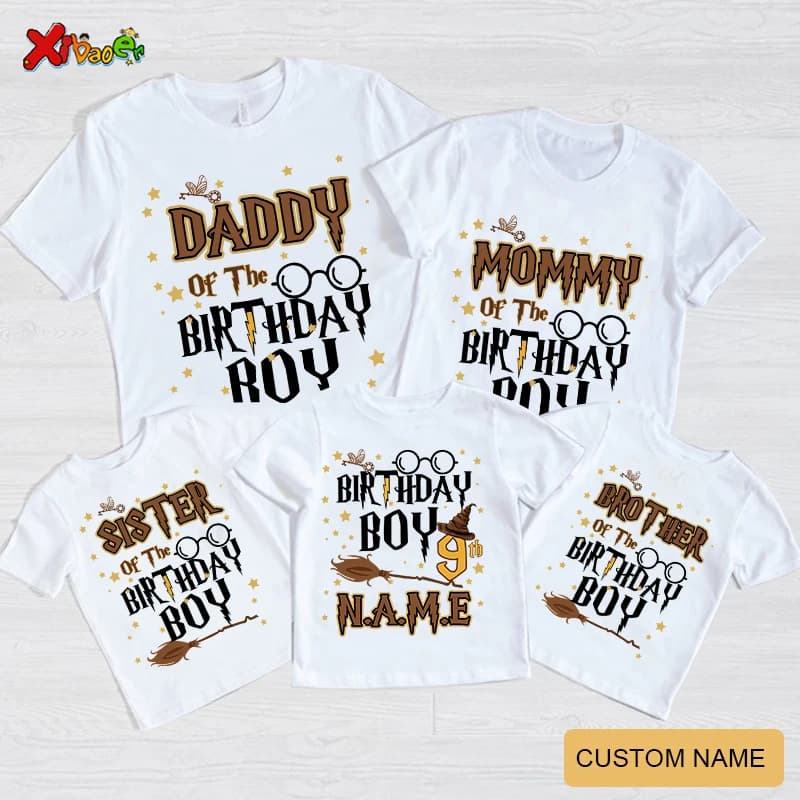 Scopa magica Mago Compleanno Ragazzo Camicia Abiti coordinati per la famiglia Camicie con nome personalizzato Bambini Abiti per bambini per la festa del 9° compleanno