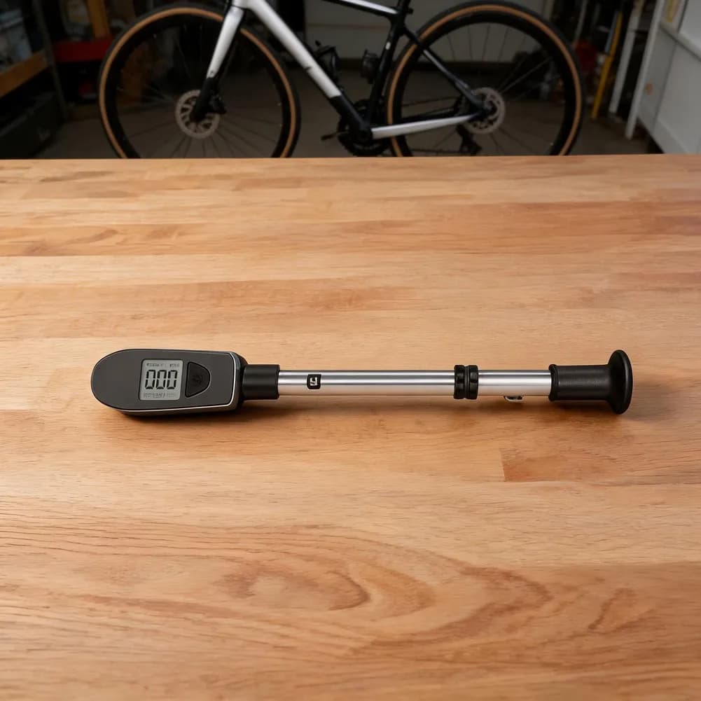 Pompa per Ammortizzatori Bici con Manometro, Gonfiatore Digitale Portatile per Forcella Sospensione Mountain Bike