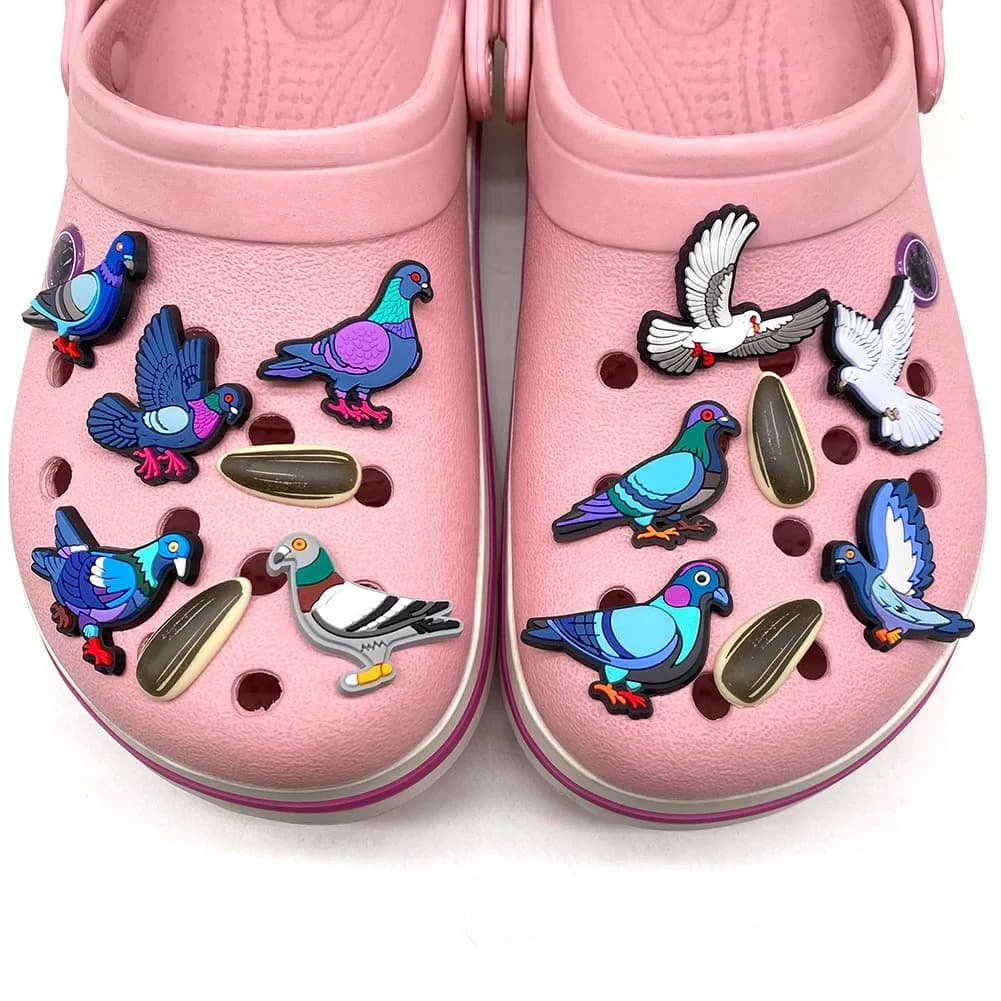 Ingrosso 12-100 Pezzi Vari Ciondoli PVC a Forma di Piccione, Decorazioni per Sandali con Fivola a Forma di Colomba della Pace, Fai da Te per Braccialetti per Bambini