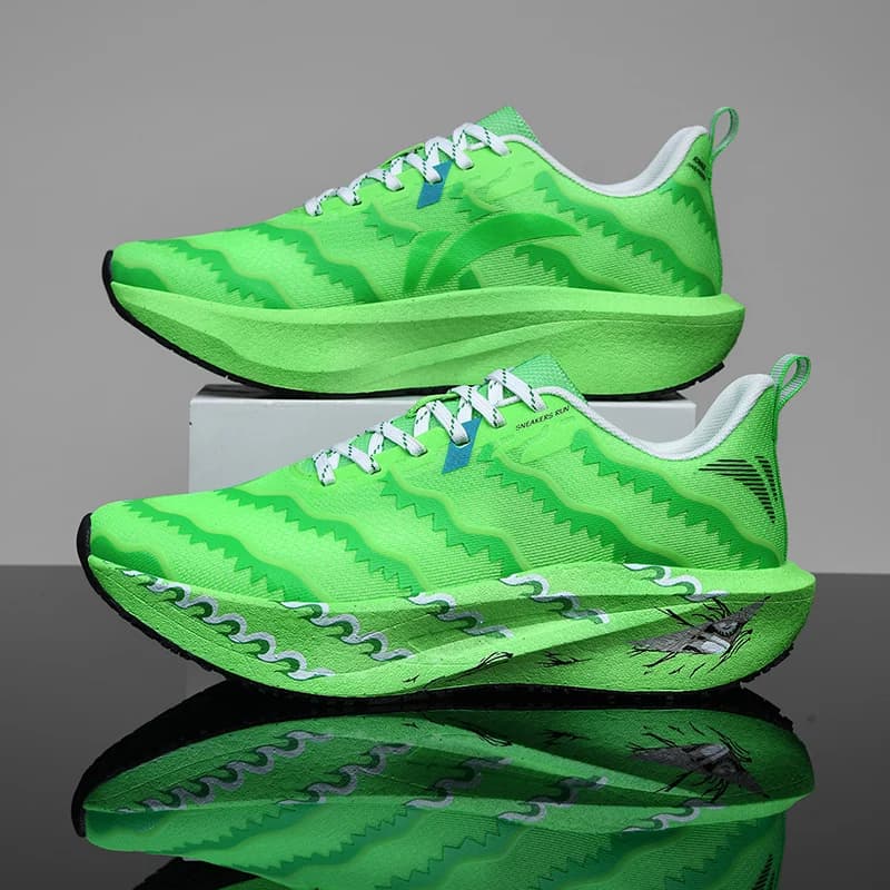 Sneakers per il tempo libero nel quartiere, suola morbida e flessibile per passeggiate nel parco comunitario, conversazioni informali e gite a breve distanza nel vicino entrofondo.