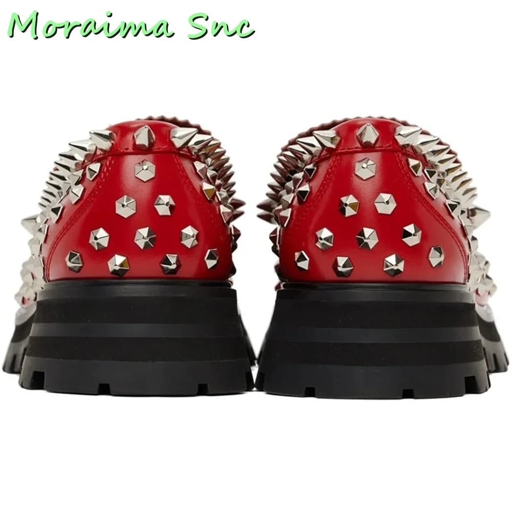 Nuovissime Scarpe da Uomo 2026 alla Moda, Fatte a Mano, con Borchie e Spuntoni, Mocassini Rossi, Scarpe con Rivetti per Sfilate, Feste e Matrimoni, Casual da Esterno, Taglie Grandi