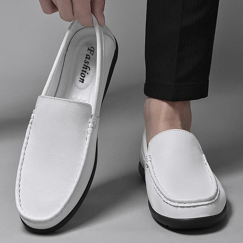 Spring New Mens Breathable Soft Soled Loafers High Quality Comfortable Round Toe Two-layer Leather Casual Non Slip Leather Shoes