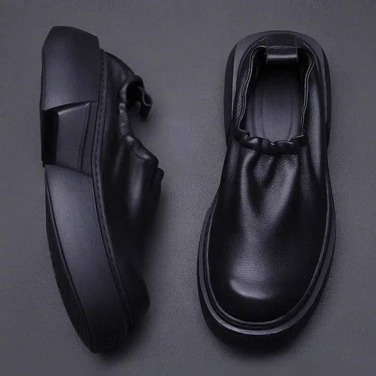 Mocassini da uomo nuovi autunno 2026, scarpe alla moda casual con rialzo, stile slip-on