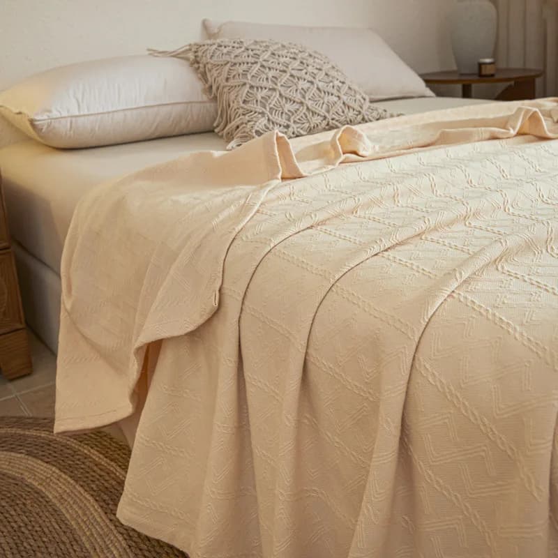 Pure Color Elegant Air-Conditioner Is Cool In Summer and Autumn Covered with A-Class Cotton Towels and Blankets
