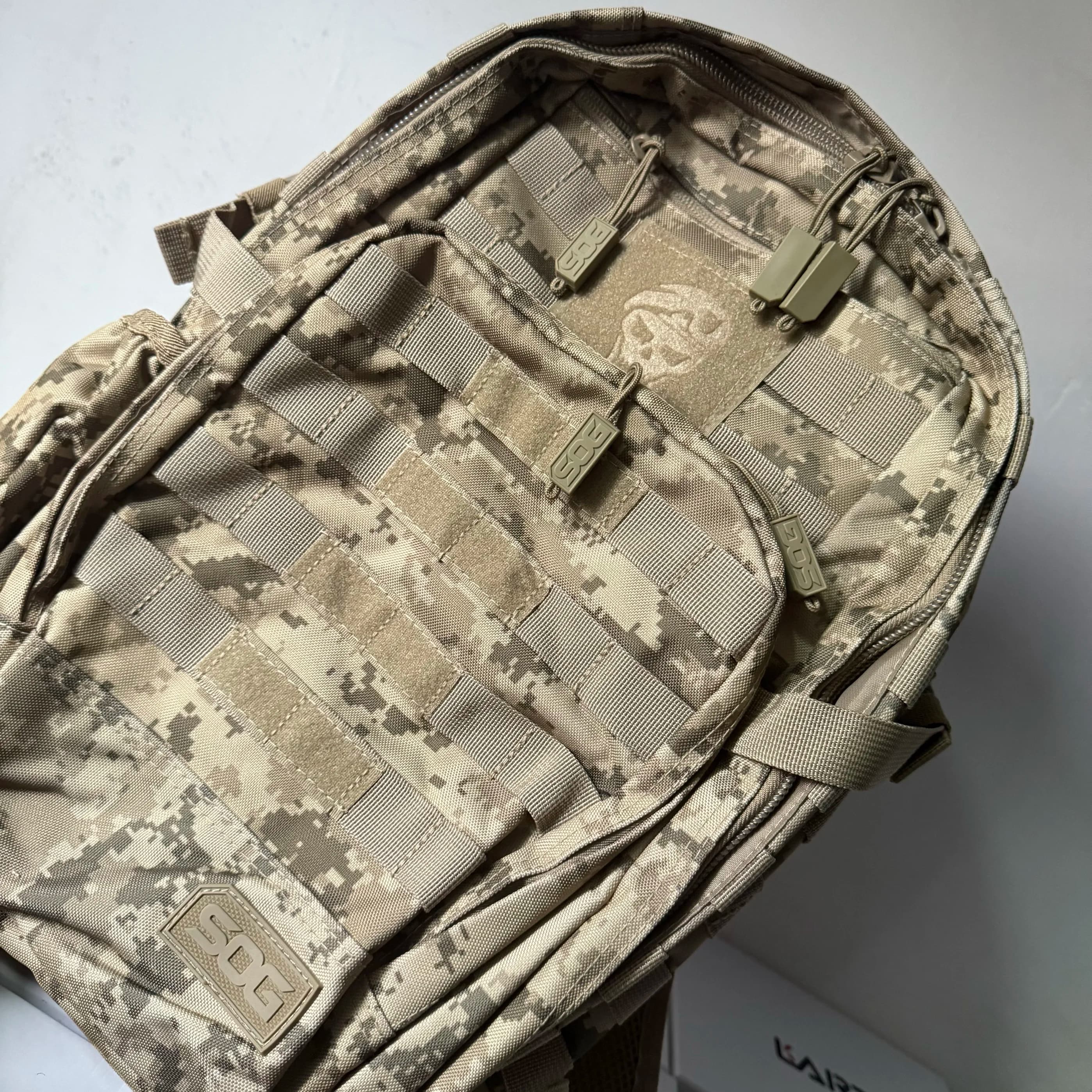 Zaino Tattico da Viaggio per Uomo, Impermeabile e Resistente all'Usura, Borsa a Tracolla con Fibbia sul Petto, Zaino Leggero per Giovani