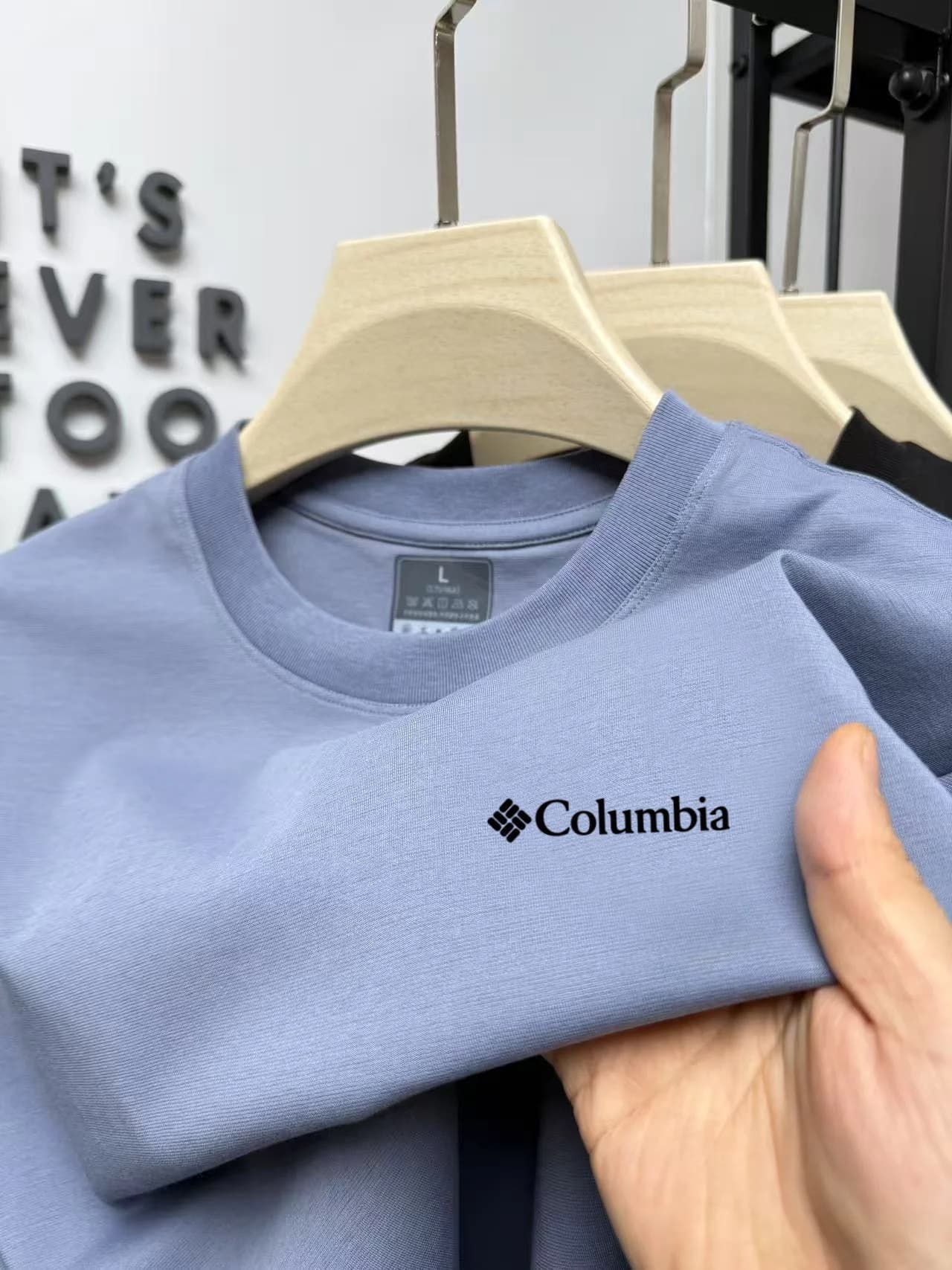T-shirt Girocollo da Uomo 100% Cotone Puro, Comoda e Traspirante, Nuova Collezione Estiva, Morbida e Leggera, per Business e Golf, a Manica Corta con Ricamo Minimal