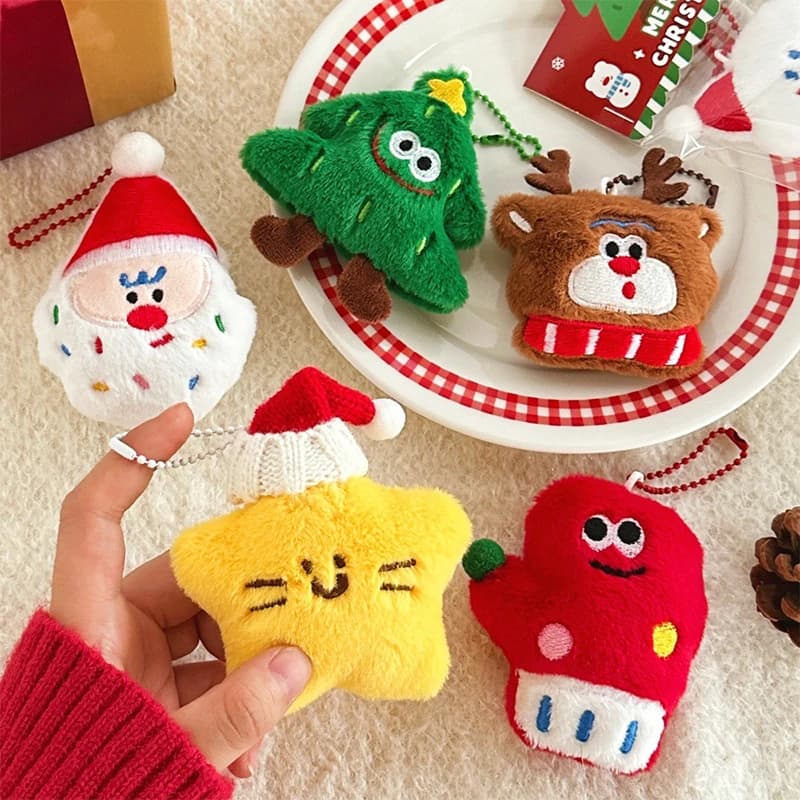 Portachiavi in peluche di Natale Kawaii Cartone animato Babbo Natale Albero di Natale Portachiavi con bambola di pezza Ciondolo per borsa Regalo di decorazioni natalizie da appendere