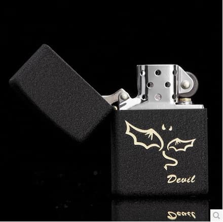 Accendino Vintage in Rame Puro Antivento, Design con Angelo e Diavolo Inciso al Laser, Ricaricabile, Idea Regalo