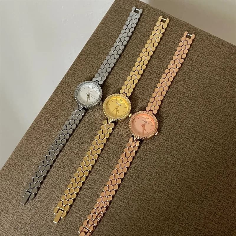Women's Watch Honeycomb With Fashionable Tempering, Alloy Strap, Quartz Wrist Watch for Woman, Girl, Gift, Jewelry Accessory, Female Relogio