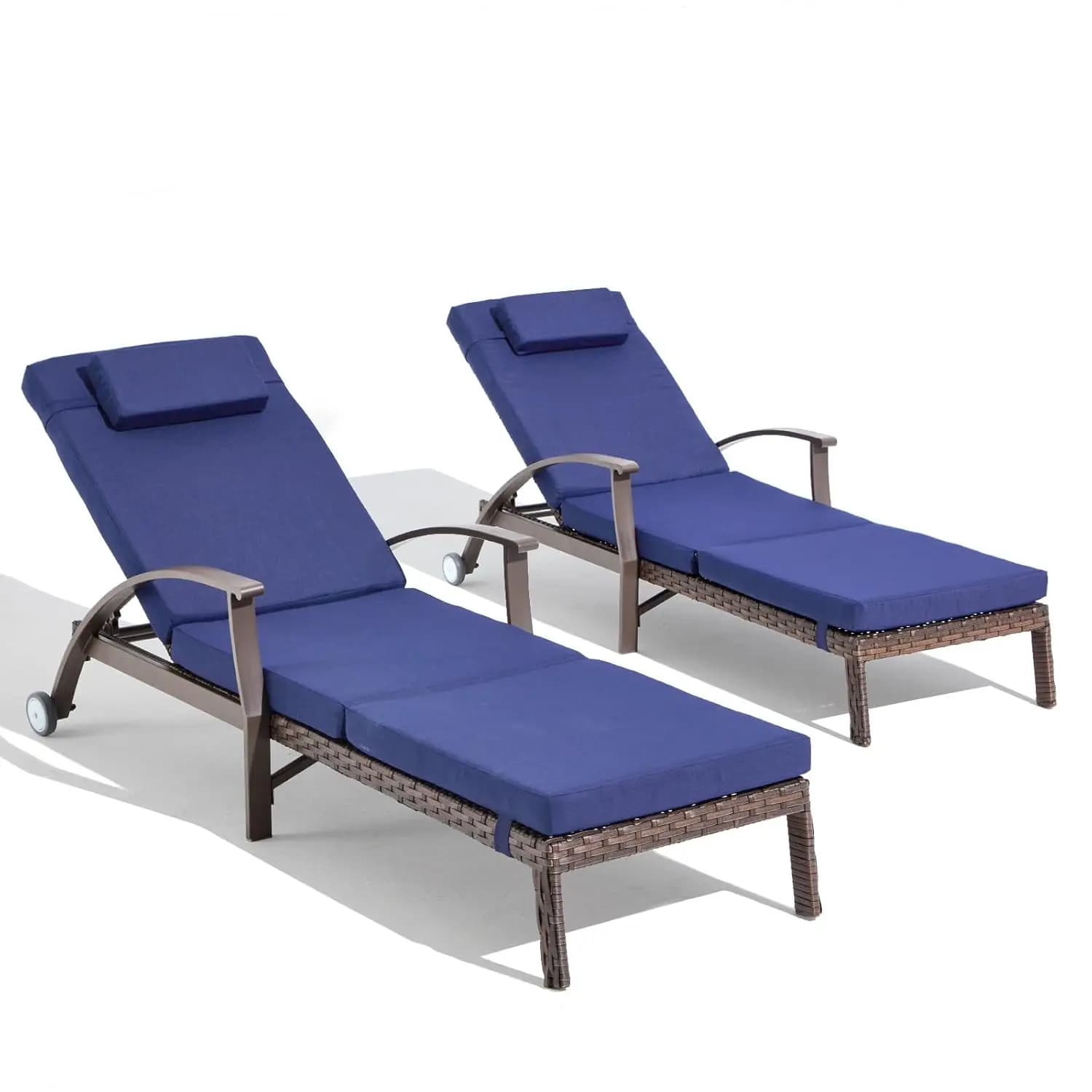 Set di Chaise Longue Regolabili con Ruote, 2 Cuscini, in Vimini per Patio, Terrazza, Giardino, Personalizzabile