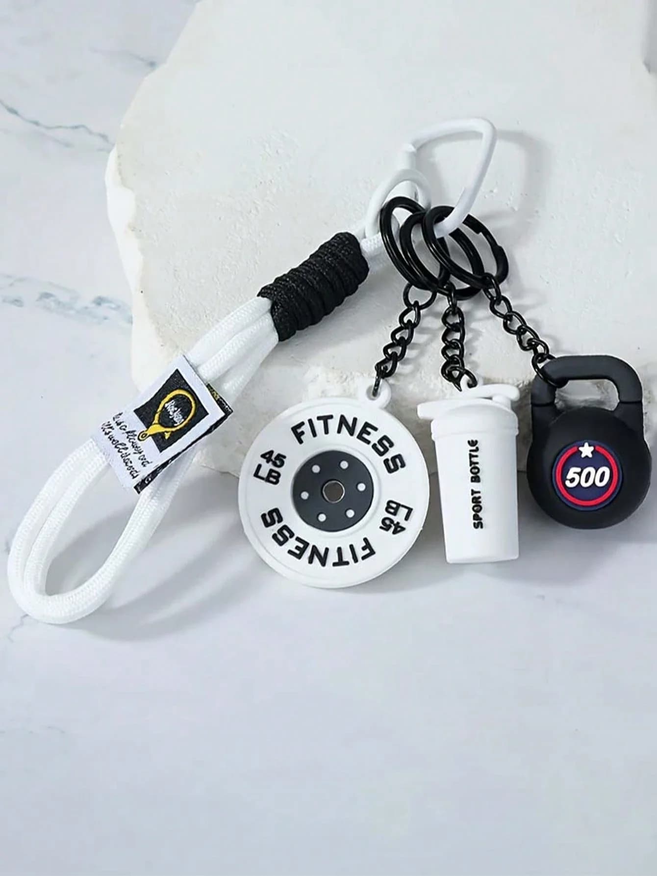 Set di Portachiavi a Tema Fitness con Manubrio, Disco Pesi e Ciondolo Bottiglia Sportiva