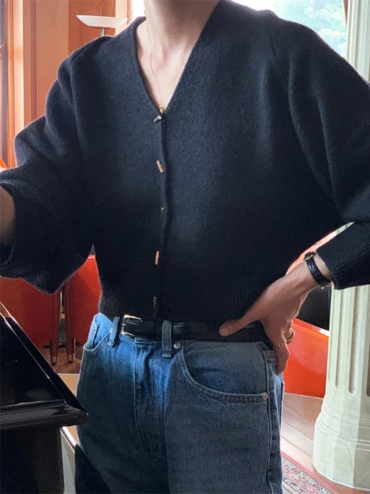 Black V-Neck Knitted Open Cardigan Women's Loose Slimming Short Sweater Jacket Autumn Early 2023 Fashion Sensation