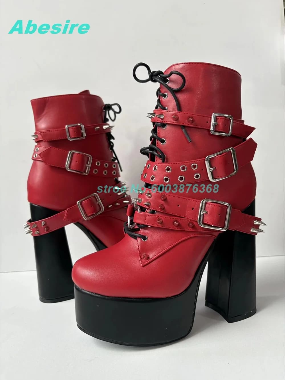 Stivaletti in pelle con lacci multi-fibbie con rivetti Piattaforma con punta tonda Tacchi grossi Decorazione a cuore Scarpe per donna Scarpe punk cool