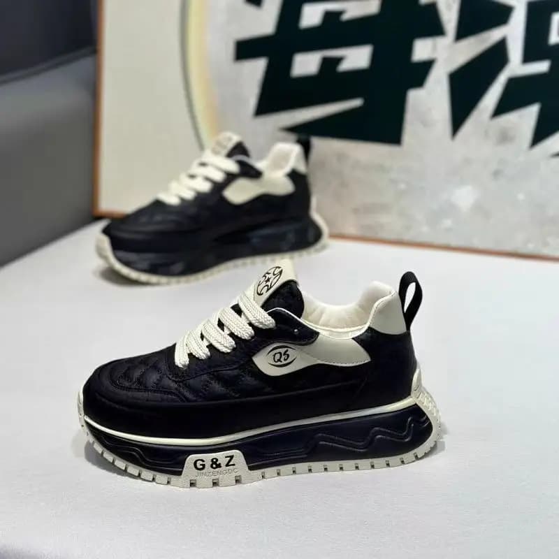 Scarpe sportive casual da uomo con suola spessa per aumentare l'altezza, modello basso con lacci, suola resistente all'usura, comode e antiscivolo
