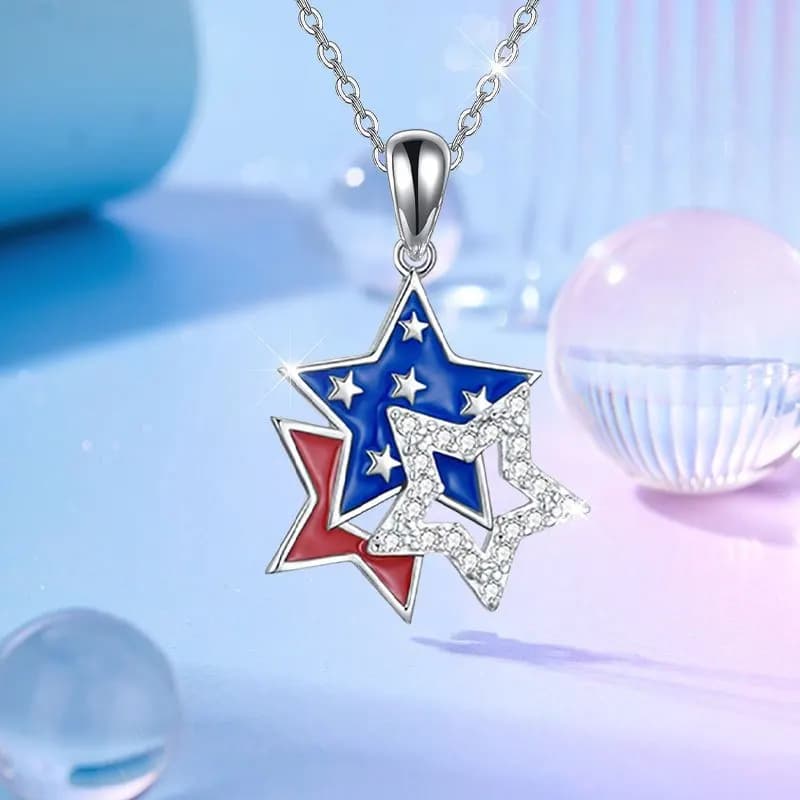A stylish and luxurious necklace, perfect for Independence Day celebrations, in a unique and easy-to-design way. This versatile jewel makes a beautiful gift for Christmas and birthdays.