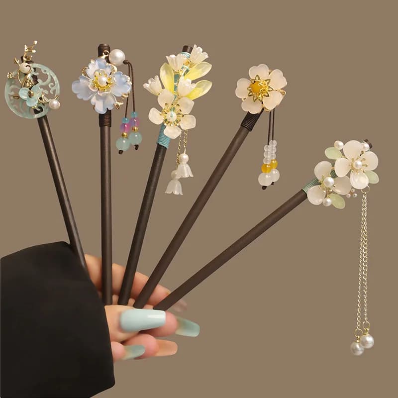 Bastoncini per capelli con perle e nappe a forma di fiore Forcina per capelli in legno Forcina per capelli floreale fatta a mano in stile cinese Accessori per capelli Hanfu da donna