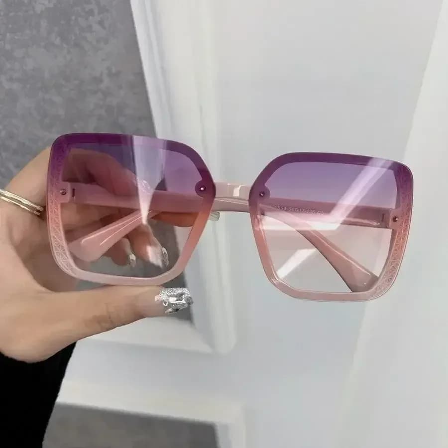 Classic Square Sunglasses for Women and Men Minimalist Retro Style Unisex Casual Eyewear