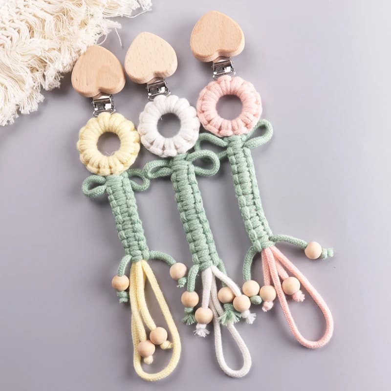 Clip per ciuccio in stile amore in legno di faggio per bambini catena per capezzoli in cotone intrecciato a mano per massaggiagengive per allattamento regalo