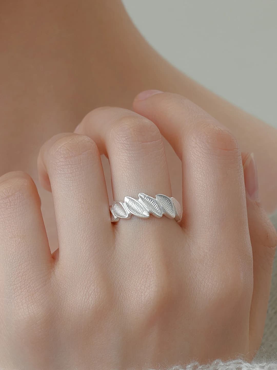 Anello Elegante a Foglia, Design Semplice, alla Moda, da Abbinare Ogni Giorno, Impilabile, Articolo Unico, Artistico, Personalizzato, Casual, Versatile